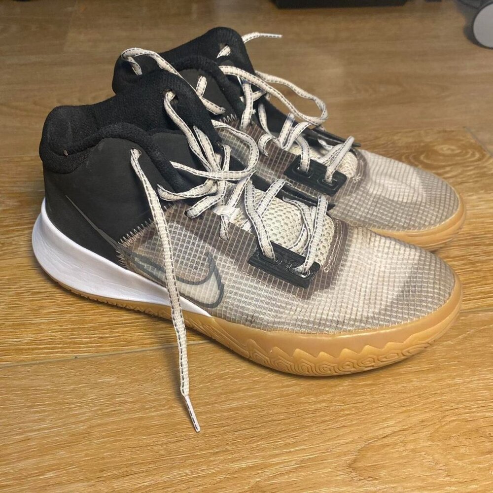 Nike Kyrie Flytrap 4 Black Grey White Gum Brown Basketball Men’s Size 7